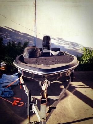 ขายเรือแบส13ฟุต เครื่อง75แรง เมอคิวรี่