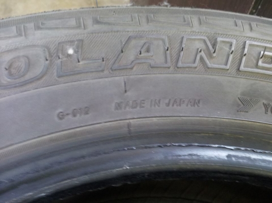 ขายยาง Yokohama geolandar A/T 225/65/17 ปี 12