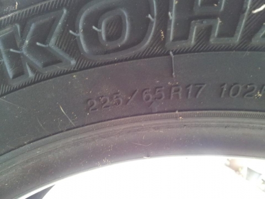 ขายยาง Yokohama geolandar A/T 225/65/17 ปี 12