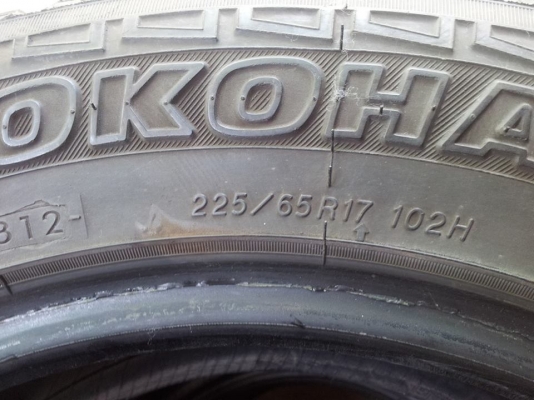 ขายยาง Yokohama geolandar A/T 225/65/17 ปี 12