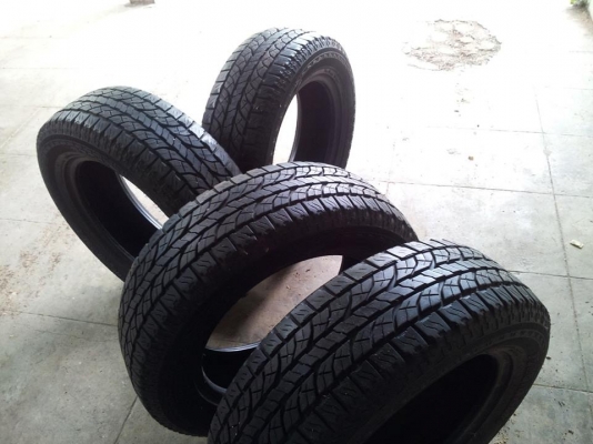 ขายยาง Yokohama geolandar A/T 225/65/17 ปี 12