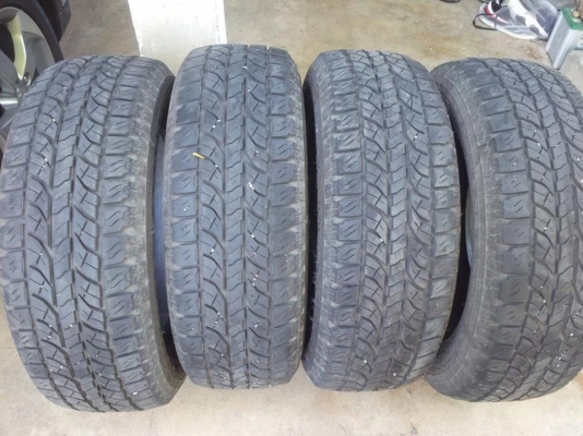 ขายยาง Yokohama geolandar A/T 225/65/17 ปี 12