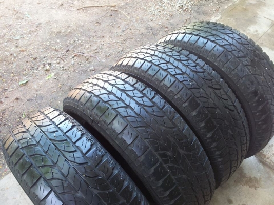 ขายยาง Yokohama geolandar A/T 225/65/17 ปี 12