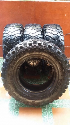 ขายยาง mud yokohama 265/75/16. ปี 12
