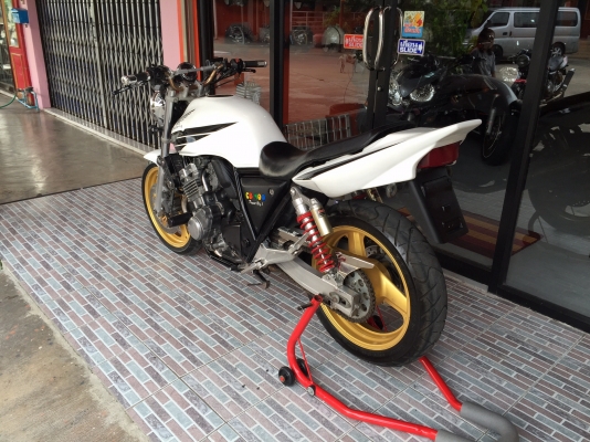 ธารนนทบุรี//ขาย HONDA CB400 ปี93 ไมค์ 3 ลูก สวยๆ ระบบเครื่อง ระบบไฟสมบูรณ์ทุกจุด อินวอยท์ สรรพสามิต ราคา 59,000 บาท