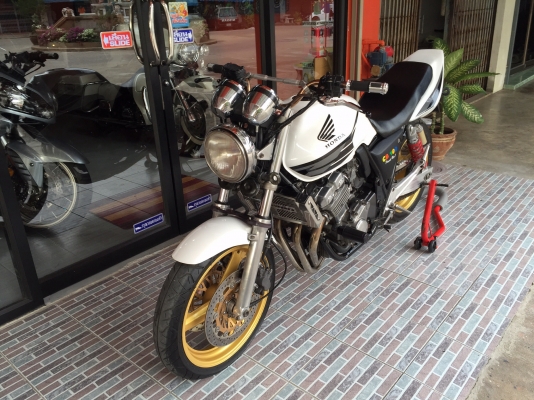 ธารนนทบุรี//ขาย HONDA CB400 ปี93 ไมค์ 3 ลูก สวยๆ ระบบเครื่อง ระบบไฟสมบูรณ์ทุกจุด อินวอยท์ สรรพสามิต ราคา 59,000 บาท