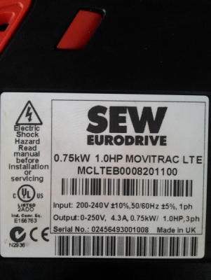 INVERTER ยี่ห้อ SEW  0.75 KW, 1 HP รุ่น Movitrac LT ใช้ไฟบ้าน  มีมาเพิ่ม 1 ตัว