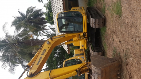 komatsu 120-6 สนใจโทร 092-3309229 อี๊ด สองห้อง