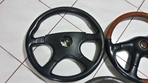 โล๊ะพวงมาลัย momo2วง personal 1วง 3วงเหมา1800 บาท ส่งฟรี