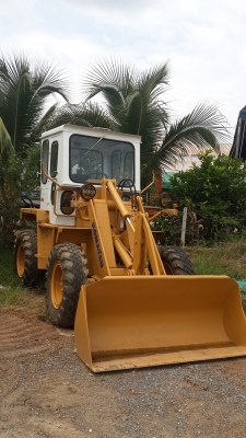 รถตักล้อยางเก่านอก komatsu 505 สนใจโทรถาม 092-3309229 อี๊ด สองห้อง