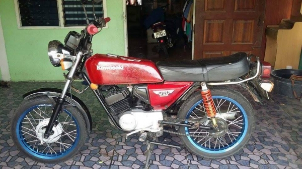 ลดๆๆๆ ขาย KAWAZAKI GTO เครื่องดี รถสวย มีทะเบียน ชุดโอนไม่มีคับ ขาดต่อสองปีขาย 5500 คับ