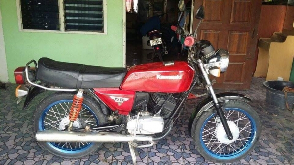 ลดๆๆๆ ขาย KAWAZAKI GTO เครื่องดี รถสวย มีทะเบียน ชุดโอนไม่มีคับ ขาดต่อสองปีขาย 5500 คับ