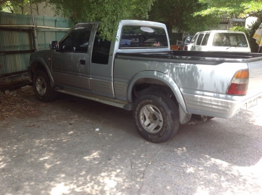 Isuzu rodeo 4x4ปี2000 2.8trubo Isuzu rodeo 4x4ปี2000 2.8trubo