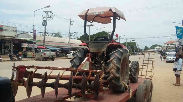 ขายรถยันม้าร์ 35 แรง มาจากไร้มันยังกับไม่ถึงบ้านไครสนใจรีบจองเลยคับ ราคา 185000 บาท สอบถาม ได้ที่เบอร์ 0813655997 อำพร พาเจริญ ขายรถยันม้าร์ 35 แรง มาจากไร้มันยังกับไม่ถึงบ้านไครสนใจรีบจองเลยคับ ราคา 185000 บาท สอบถาม ได้ที่เบอร์ 0813655997 อำพร พาเจริญ