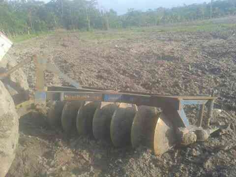 ขายรถไถ FORD 7610 2 เพลา ใบมีด 7 จาน ไม่มีเอกสาร ราคา 350000