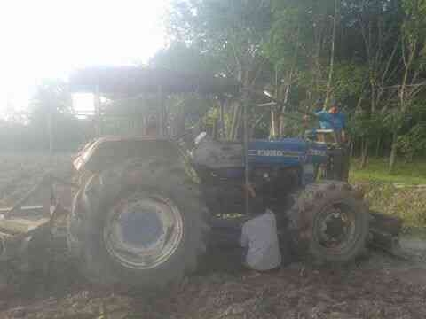 ขายรถไถ FORD 7610 2 เพลา ใบมีด 7 จาน ไม่มีเอกสาร ราคา 350000
