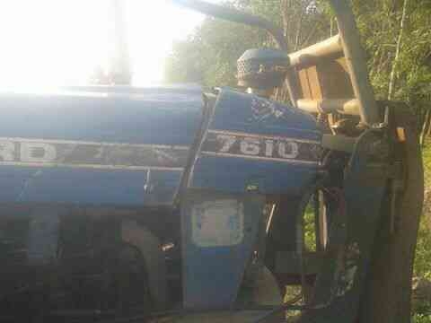 ขายรถไถ FORD 7610 2 เพลา ใบมีด 7 จาน ไม่มีเอกสาร ราคา 350000