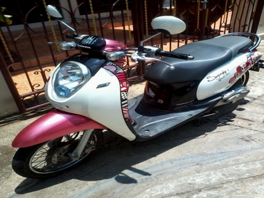 ขายScoopy i ปี55 รถเครื่องเดิมเครื่องดีสีสวย