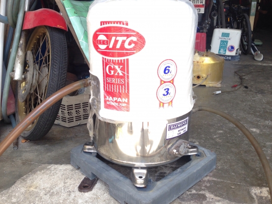 ขายปั้มน้ำอัตโนมัติ Hitachi 150W สภาพสวย ใส่ถังสแตนเลสของใหม่ พร้อมฝาใหม่ ตรวจเช็คแรงดันเรียบร้อย พร้อมใช้งาน