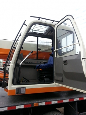 ขายรถเครน ZOOMLION QY16H 16 ตัน รับประกัน 2 ปี ขายรถเครน ZOOMLION QY16H 16 ตัน รับประกัน 2 ปี