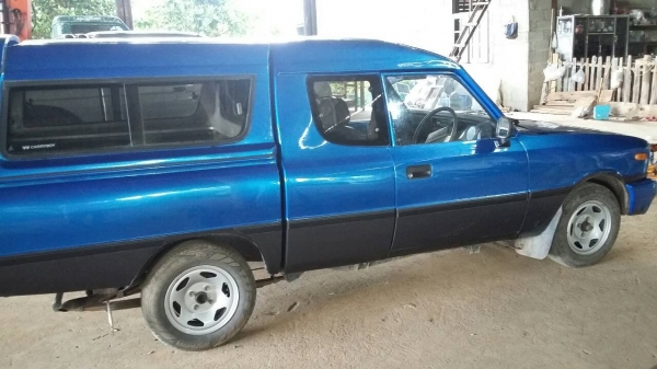 MAZDA   หลังคาไฟเบ้อติดแก๊สสวยๆๆพร้อมใช้ราคา 55000 098-539-6074 090-772-3710