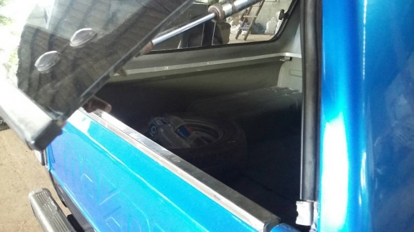 MAZDA   หลังคาไฟเบ้อติดแก๊สสวยๆๆพร้อมใช้ราคา 55000 098-539-6074 090-772-3710