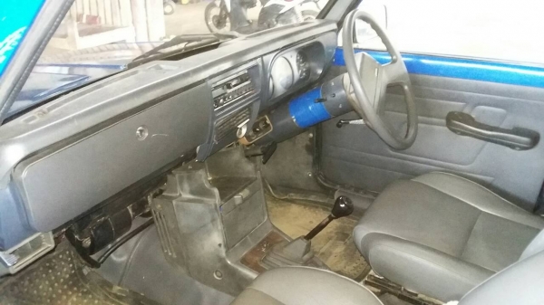 MAZDA   หลังคาไฟเบ้อติดแก๊สสวยๆๆพร้อมใช้ราคา 55000 098-539-6074 090-772-3710