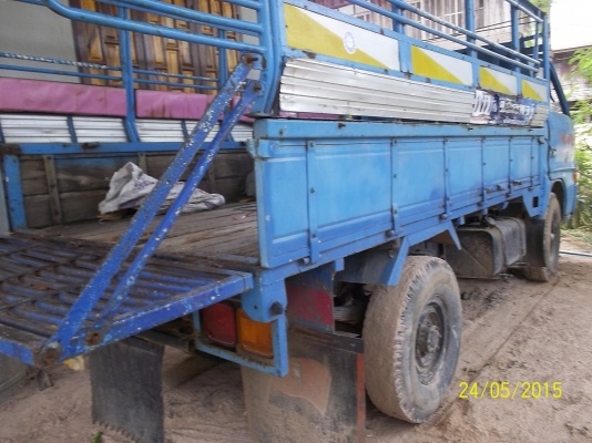 ขาย 80000  บาท 4ล้อกลาง  74 แรง เอกสารพร้อมโอน