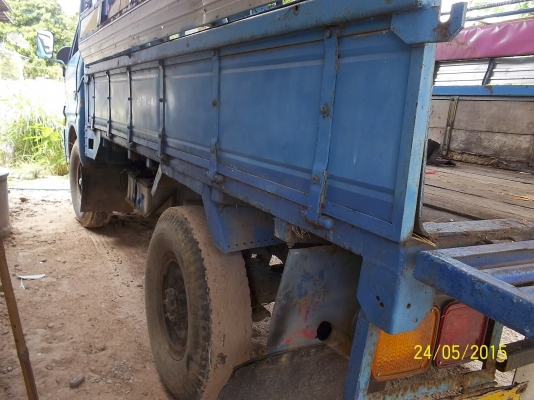 ขาย 80000  บาท 4ล้อกลาง  74 แรง เอกสารพร้อมโอน