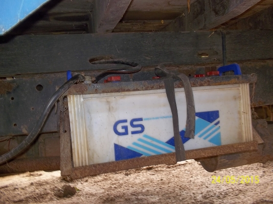 ขาย 80000  บาท 4ล้อกลาง  74 แรง เอกสารพร้อมโอน