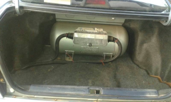 รถเก๋งTOYOTAติดแก๊สปี97 ..140000บาท 098-539-6074 090-772-3710