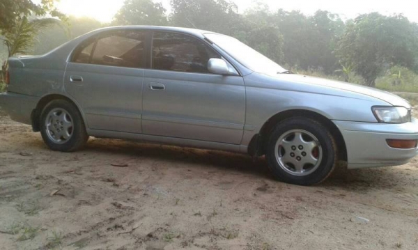 รถเก๋งTOYOTAติดแก๊สปี97 ..140000บาท 098-539-6074 090-772-3710