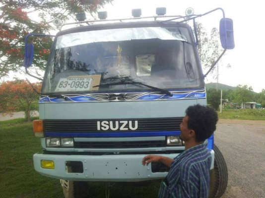รถบรรถทุกน้ำ isuzu rocky 210 เพลาเดียว 750000
