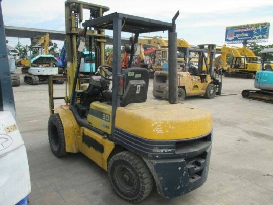 KOMATSU FD30-11ขนาด3ตัน เสาสูง4เกียร์ธรรมดา เครื่องยนต์ดีเซล4D95 งาฮิ้งฟอล์คกระดกได้ รถญี่ปุ่นแท้ ราคาต่อรองได้0816161541