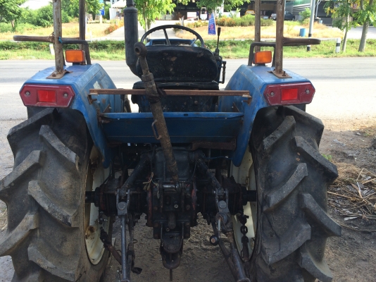 ขายครับ Iseki TL2300 4WD พร้อมใบดันหน้า สวยๆครับ