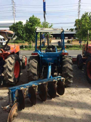 ขายครับ Iseki TL2300 4WD พร้อมใบดันหน้าสวยๆครับ