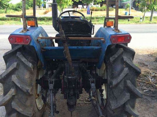 ขายครับ Iseki TL2300 4WD พร้อมใบดันหน้าสวยๆครับ