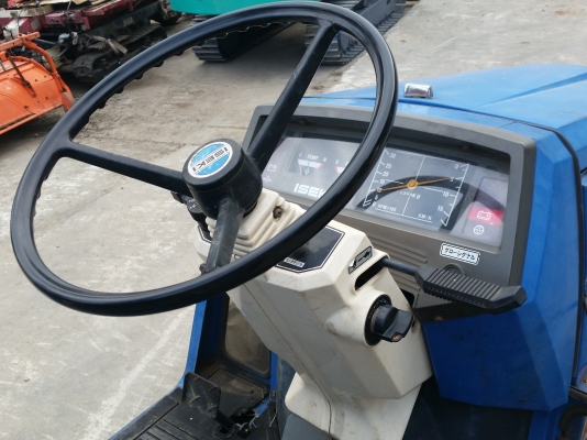 ขาย รถไถนา ISEKI 18แรง 4WD  รุ่น TU180   สองเพลา พร้อม โรตารี่ พรวนดิน มือสองญี่ปุ่น มือถือ /LINE ID :0818753444