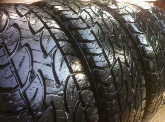 ยาง Bridgestone 225 70 15 สภาพดี ดอกเยอะ  ยาง Bridgestone 225 70 15 ดอกเยอะ