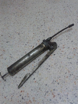 (ขายแล้วครับแจ้งเลขส่งของครับ)ขายกระบอกอัดจารบีงานเก่าสวยๆ