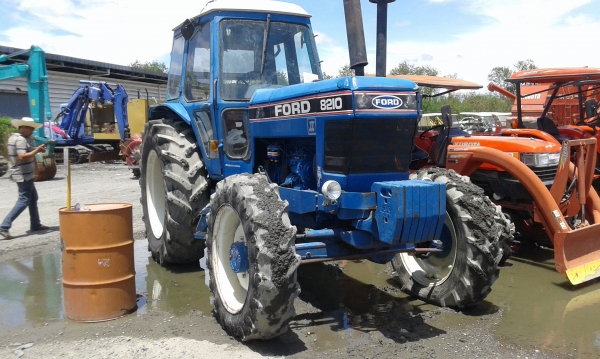 ขายรถไถฟอด8210 ขายรถไถฟอด8210