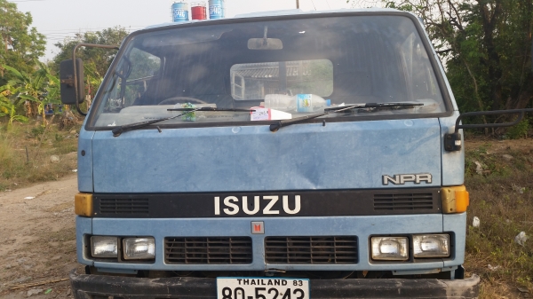 ขายรถบรรทุก6ล้อisuzu npr เครื่องดี คัชซีไม่ผุ พื้นเหล็ก พาวเวอร์ เอกสารครบพร้อมโอน