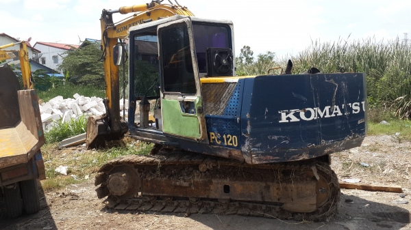 KOMATSU pc100 รุ่น5 450000 ใช้งานได้ปกติ