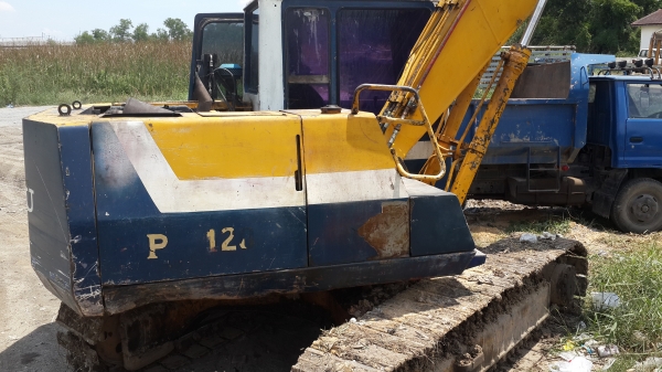 KOMATSU pc100 รุ่น5 450000 ใช้งานได้ปกติ