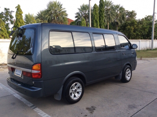 รถตู้เกียร์ พรีจีโอ ปี03 เครื่องดีเซล 2.7 เกียร์ธรรมดา เพาเวอร์ กระจกไฟฟ้า เซนทรัลล็อก ภายในแต่งVIP ทั้งคัน เครื่องเสียงพร้อมจอ21"ดูหนังฟังเพลงได้เลย แอร์หน้าแอร์ราวหลัง เบาะหนังสามแถวปรับหมันได้ ภายในสวยๆ ม่านรอบคัน ตัวถังบางเดิมสวยๆสีเงาบางสวยมาก แ รถตู้เกียร์ พรีจีโอ ปี03 เครื่องดีเซล 2.7 เกียร์ธรรมดา เพาเวอร์ กระจกไฟฟ้า เซนทรัลล็อก ภายในแต่งVIP ทั้งคัน เครื่องเสียงพร้อมจอ21"ดูหนังฟังเพลงได้เลย แอร์หน้าแอร์ราวหลัง เบาะหนังสามแถวปรับหมันได้ ภายในสวยๆ ม่านรอบคัน ตัวถังบางเดิมสวยๆสีเงาบางสวยมาก แ