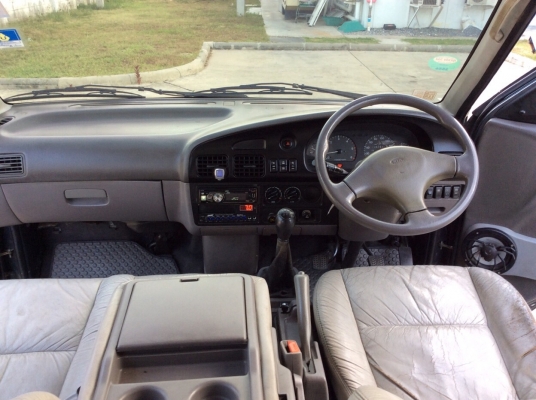 รถตู้เกียร์ พรีจีโอ ปี03 เครื่องดีเซล 2.7 เกียร์ธรรมดา เพาเวอร์ กระจกไฟฟ้า เซนทรัลล็อก ภายในแต่งVIP ทั้งคัน เครื่องเสียงพร้อมจอ21"ดูหนังฟังเพลงได้เลย แอร์หน้าแอร์ราวหลัง เบาะหนังสามแถวปรับหมันได้ ภายในสวยๆ ม่านรอบคัน ตัวถังบางเดิมสวยๆสีเงาบางสวยมาก แ รถตู้เกียร์ พรีจีโอ ปี03 เครื่องดีเซล 2.7 เกียร์ธรรมดา เพาเวอร์ กระจกไฟฟ้า เซนทรัลล็อก ภายในแต่งVIP ทั้งคัน เครื่องเสียงพร้อมจอ21"ดูหนังฟังเพลงได้เลย แอร์หน้าแอร์ราวหลัง เบาะหนังสามแถวปรับหมันได้ ภายในสวยๆ ม่านรอบคัน ตัวถังบางเดิมสวยๆสีเงาบางสวยมาก แ