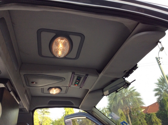 รถตู้เกียร์ พรีจีโอ ปี03 เครื่องดีเซล 2.7 เกียร์ธรรมดา เพาเวอร์ กระจกไฟฟ้า เซนทรัลล็อก ภายในแต่งVIP ทั้งคัน เครื่องเสียงพร้อมจอ21"ดูหนังฟังเพลงได้เลย แอร์หน้าแอร์ราวหลัง เบาะหนังสามแถวปรับหมันได้ ภายในสวยๆ ม่านรอบคัน ตัวถังบางเดิมสวยๆสีเงาบางสวยมาก แ รถตู้เกียร์ พรีจีโอ ปี03 เครื่องดีเซล 2.7 เกียร์ธรรมดา เพาเวอร์ กระจกไฟฟ้า เซนทรัลล็อก ภายในแต่งVIP ทั้งคัน เครื่องเสียงพร้อมจอ21"ดูหนังฟังเพลงได้เลย แอร์หน้าแอร์ราวหลัง เบาะหนังสามแถวปรับหมันได้ ภายในสวยๆ ม่านรอบคัน ตัวถังบางเดิมสวยๆสีเงาบางสวยมาก แ