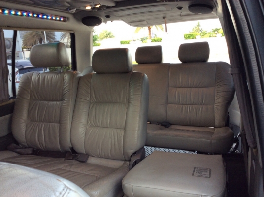 รถตู้เกียร์ พรีจีโอ ปี03 เครื่องดีเซล 2.7 เกียร์ธรรมดา เพาเวอร์ กระจกไฟฟ้า เซนทรัลล็อก ภายในแต่งVIP ทั้งคัน เครื่องเสียงพร้อมจอ21"ดูหนังฟังเพลงได้เลย แอร์หน้าแอร์ราวหลัง เบาะหนังสามแถวปรับหมันได้ ภายในสวยๆ ม่านรอบคัน ตัวถังบางเดิมสวยๆสีเงาบางสวยมาก แ รถตู้เกียร์ พรีจีโอ ปี03 เครื่องดีเซล 2.7 เกียร์ธรรมดา เพาเวอร์ กระจกไฟฟ้า เซนทรัลล็อก ภายในแต่งVIP ทั้งคัน เครื่องเสียงพร้อมจอ21"ดูหนังฟังเพลงได้เลย แอร์หน้าแอร์ราวหลัง เบาะหนังสามแถวปรับหมันได้ ภายในสวยๆ ม่านรอบคัน ตัวถังบางเดิมสวยๆสีเงาบางสวยมาก แ