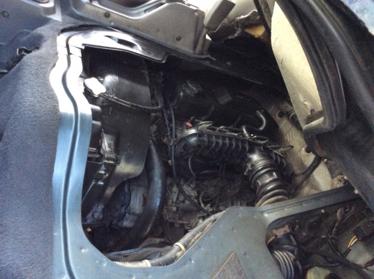 รถตู้เกียร์ พรีจีโอ ปี03 เครื่องดีเซล 2.7 เกียร์ธรรมดา เพาเวอร์ กระจกไฟฟ้า เซนทรัลล็อก ภายในแต่งVIP ทั้งคัน เครื่องเสียงพร้อมจอ21"ดูหนังฟังเพลงได้เลย แอร์หน้าแอร์ราวหลัง เบาะหนังสามแถวปรับหมันได้ ภายในสวยๆ ม่านรอบคัน ตัวถังบางเดิมสวยๆสีเงาบางสวยมาก แ รถตู้เกียร์ พรีจีโอ ปี03 เครื่องดีเซล 2.7 เกียร์ธรรมดา เพาเวอร์ กระจกไฟฟ้า เซนทรัลล็อก ภายในแต่งVIP ทั้งคัน เครื่องเสียงพร้อมจอ21"ดูหนังฟังเพลงได้เลย แอร์หน้าแอร์ราวหลัง เบาะหนังสามแถวปรับหมันได้ ภายในสวยๆ ม่านรอบคัน ตัวถังบางเดิมสวยๆสีเงาบางสวยมาก แ