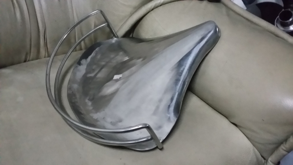 ขายด่วนเบาะสแตนเลสแต่ง honda steed 2000 บาท